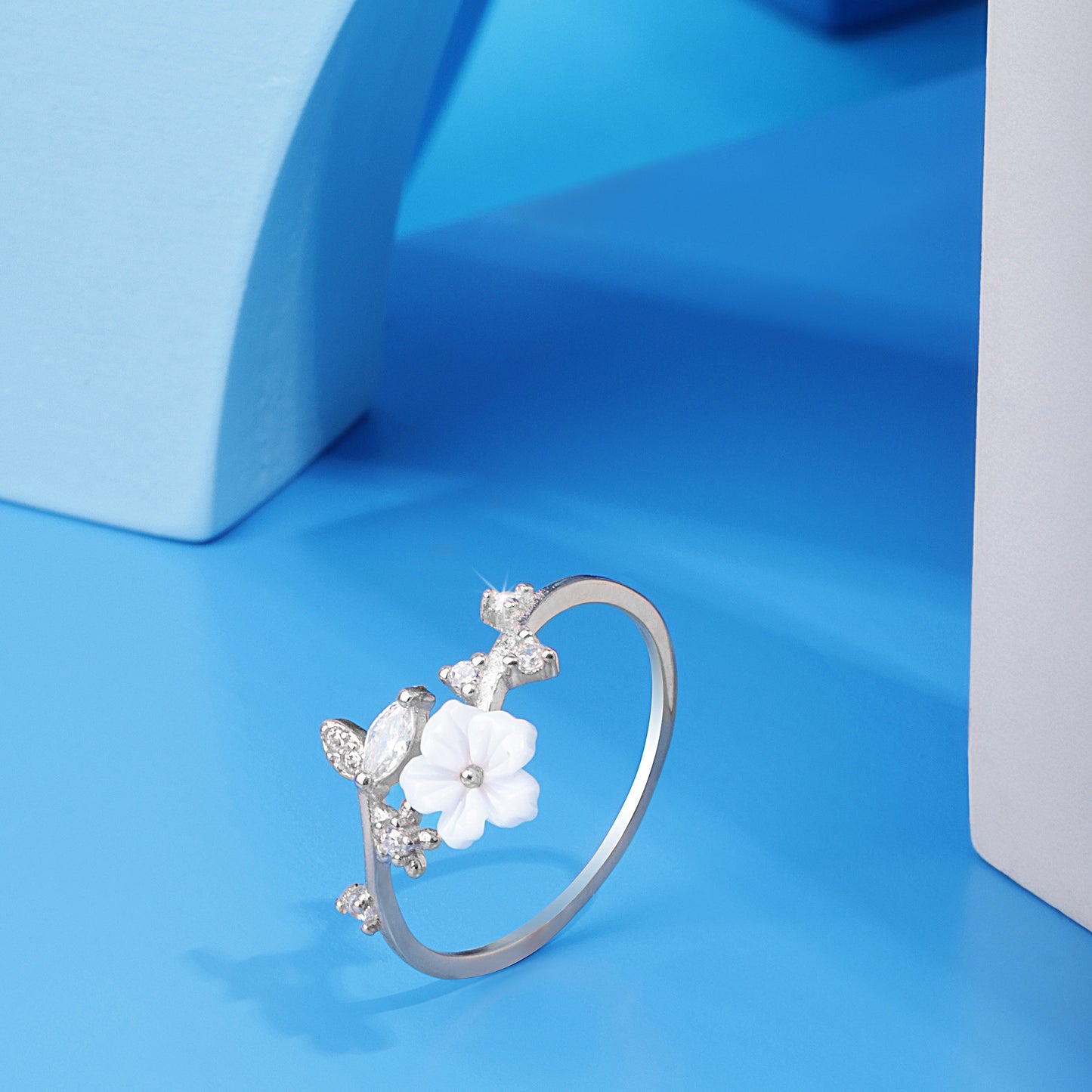 'White Flower Stone Leafs' Silver Ring