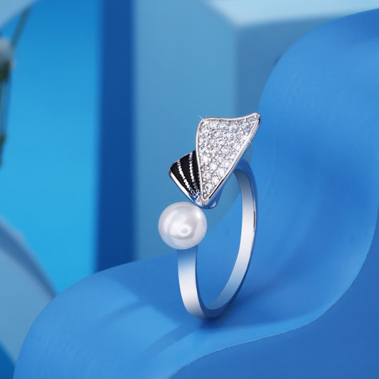 'Lumina Wing' Pearl Silver Ring