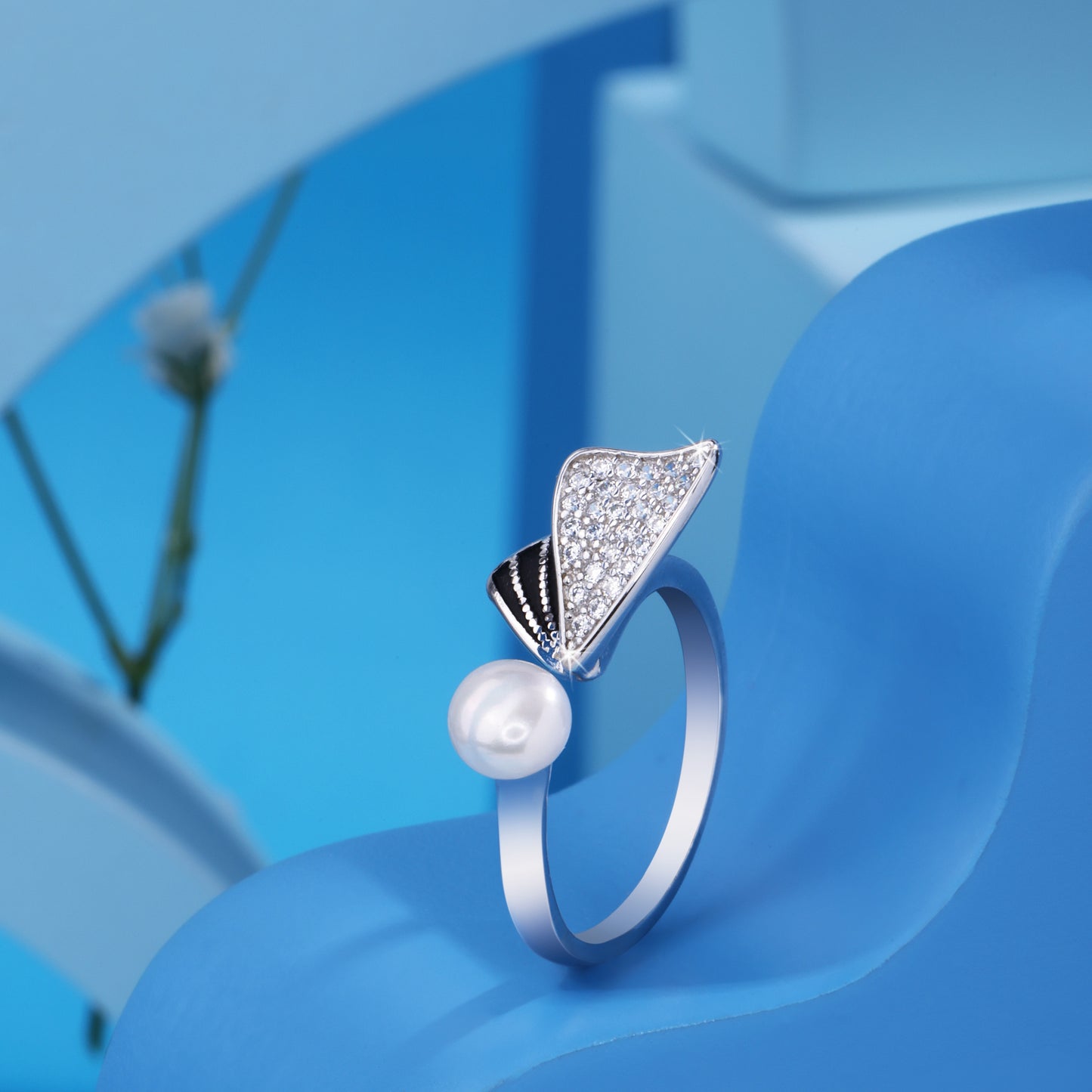 'Lumina Wing' Pearl Silver Ring