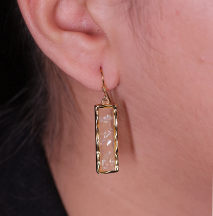 'Rectangular Shell Temperament' Crystal Gravel Gold Plated Earrings