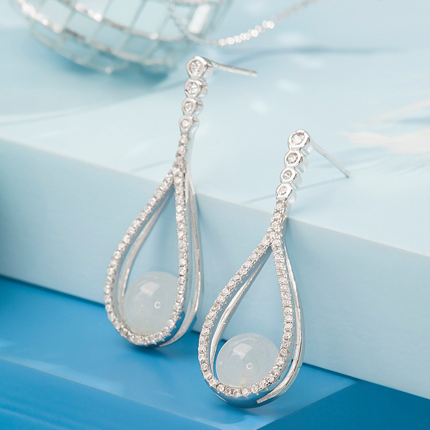 'Swing with Chalcedon' White Jade Silver Earrings