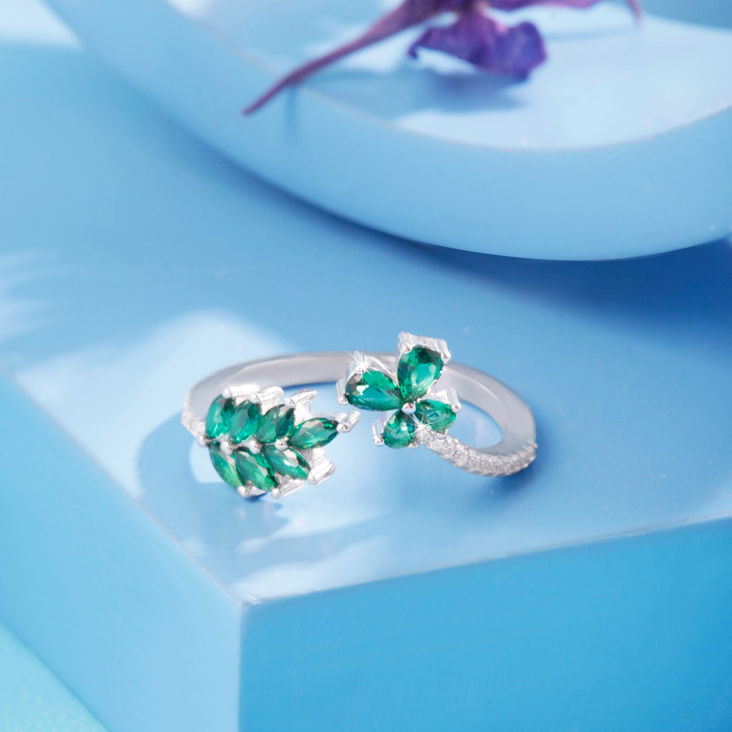 'Green Gemstone' Leafs Silver Ring