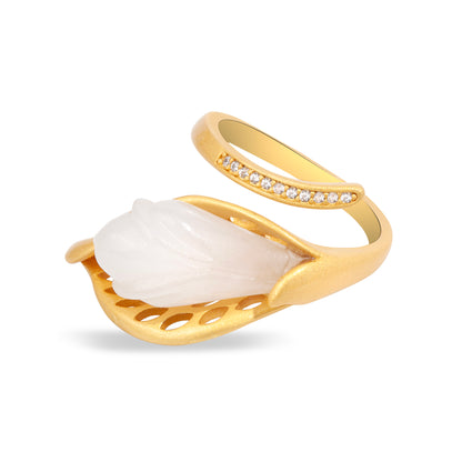 'Orchid Decorated' White Flower Gold Plated Ring