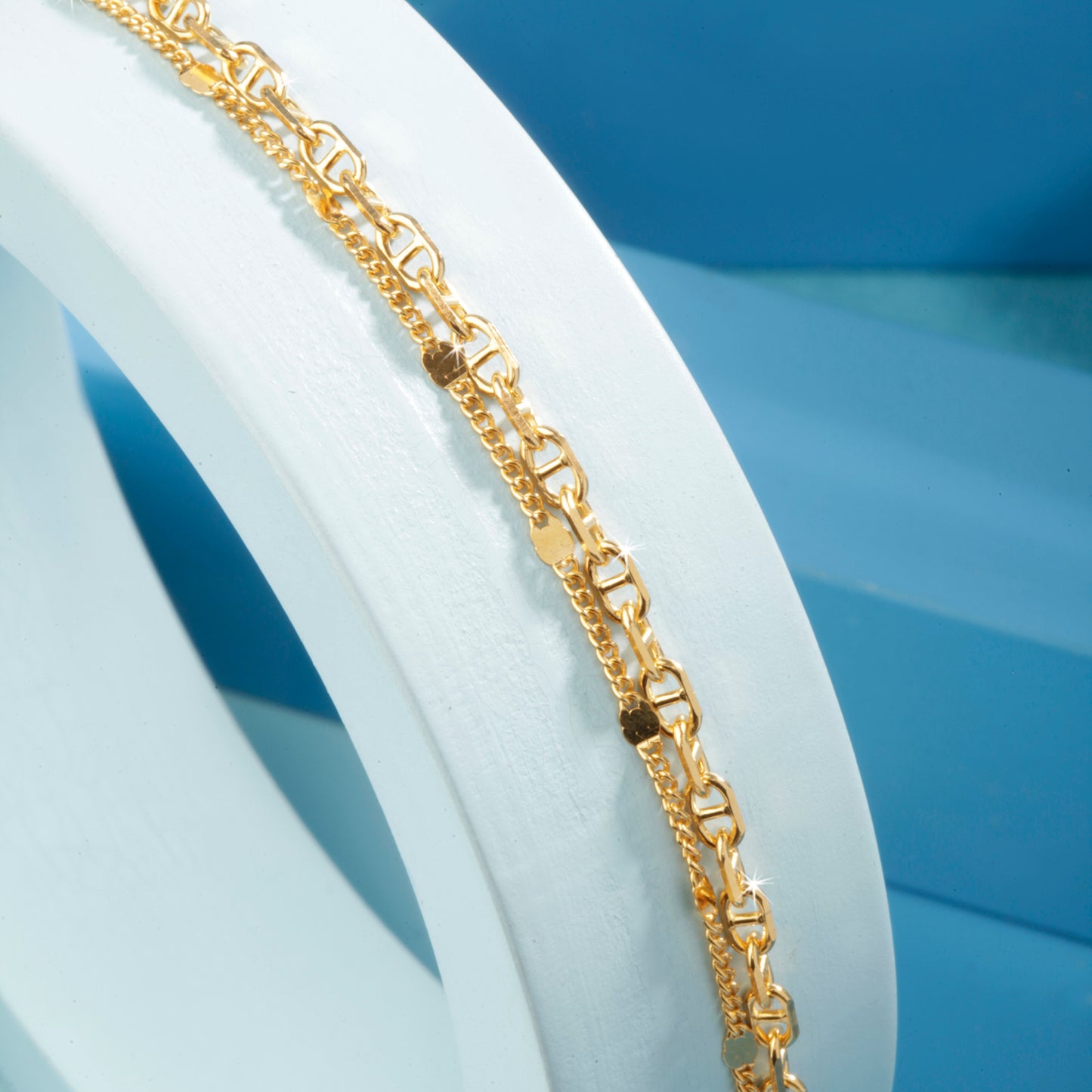 'Luxe aura' Gold Plated Bracelet