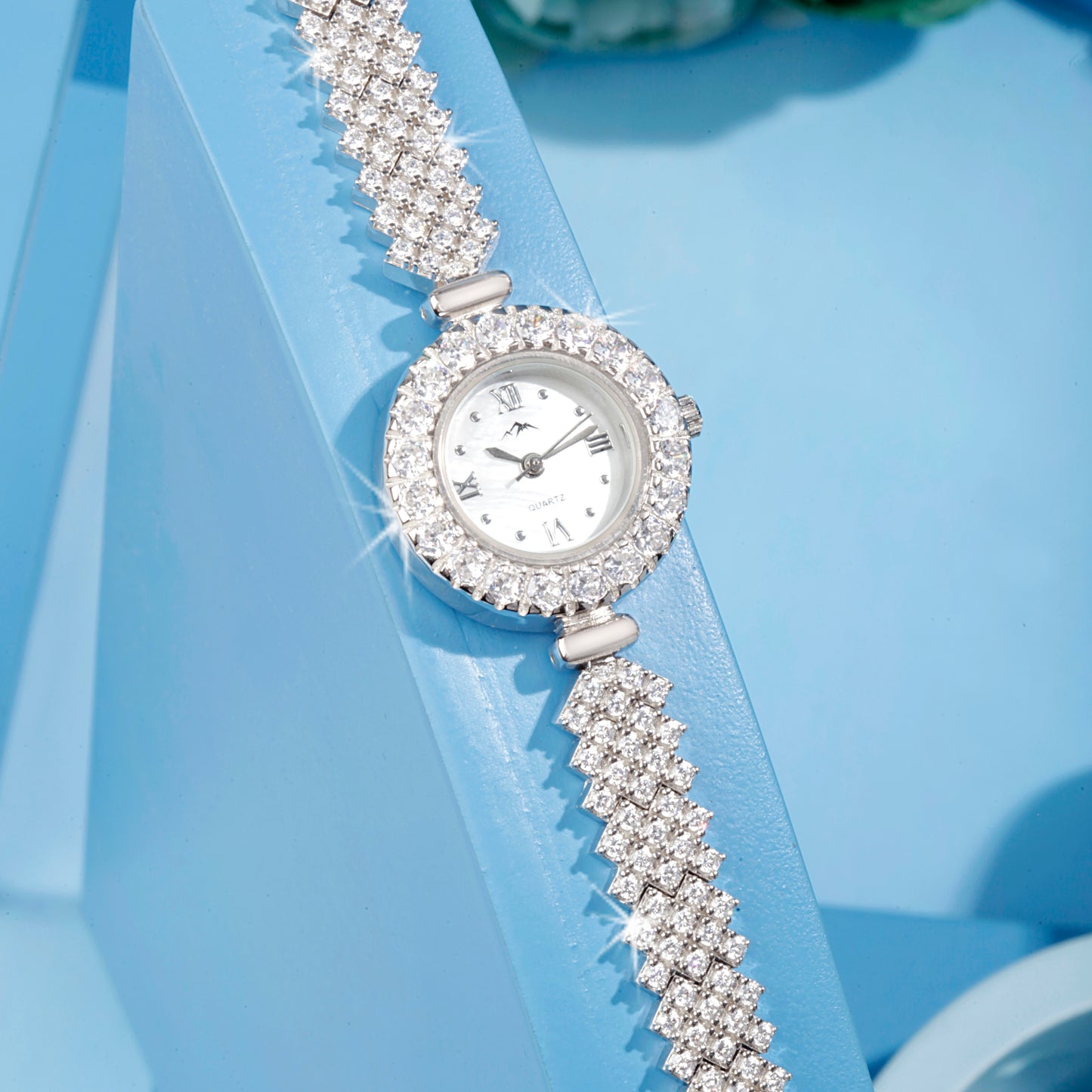 'Elegant Rounded' Luxury Silver Bracelet Watch