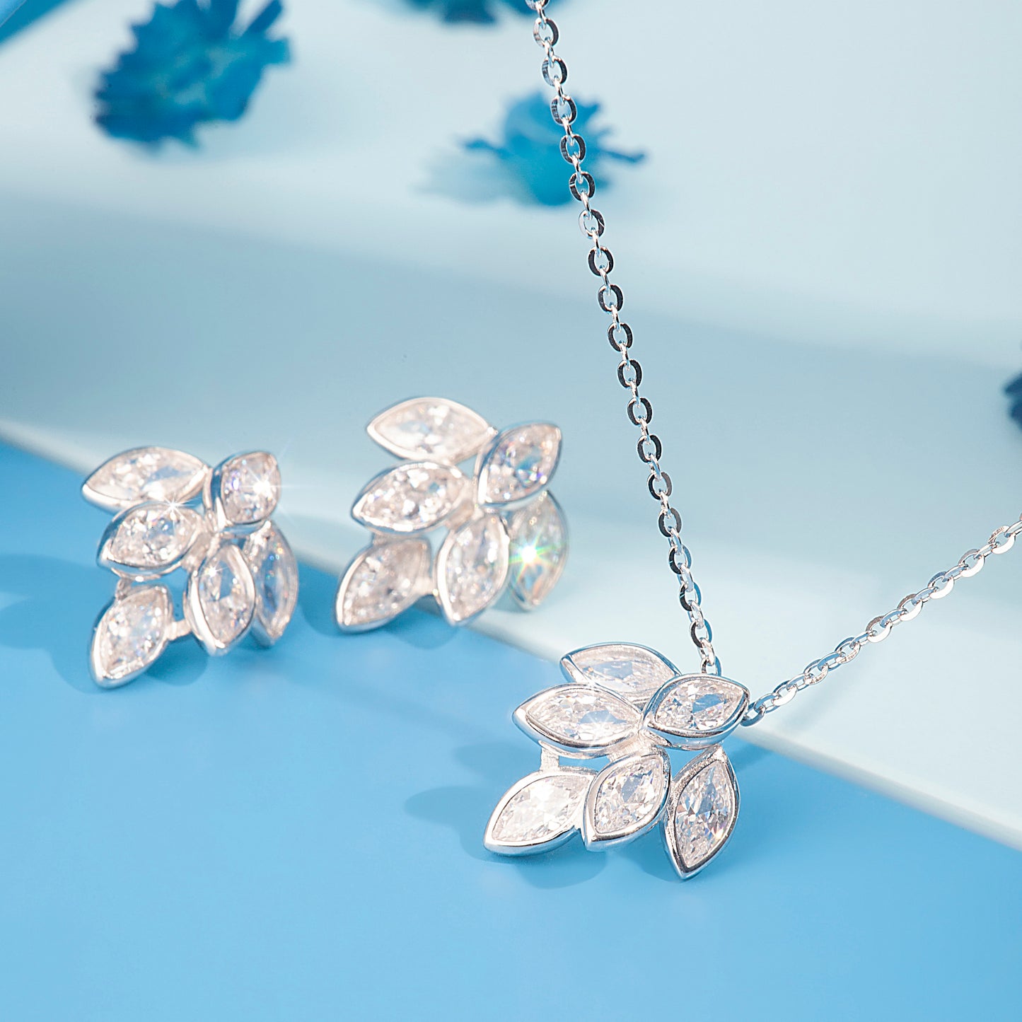 'Shimmering Silver' Leaf Pendant Set