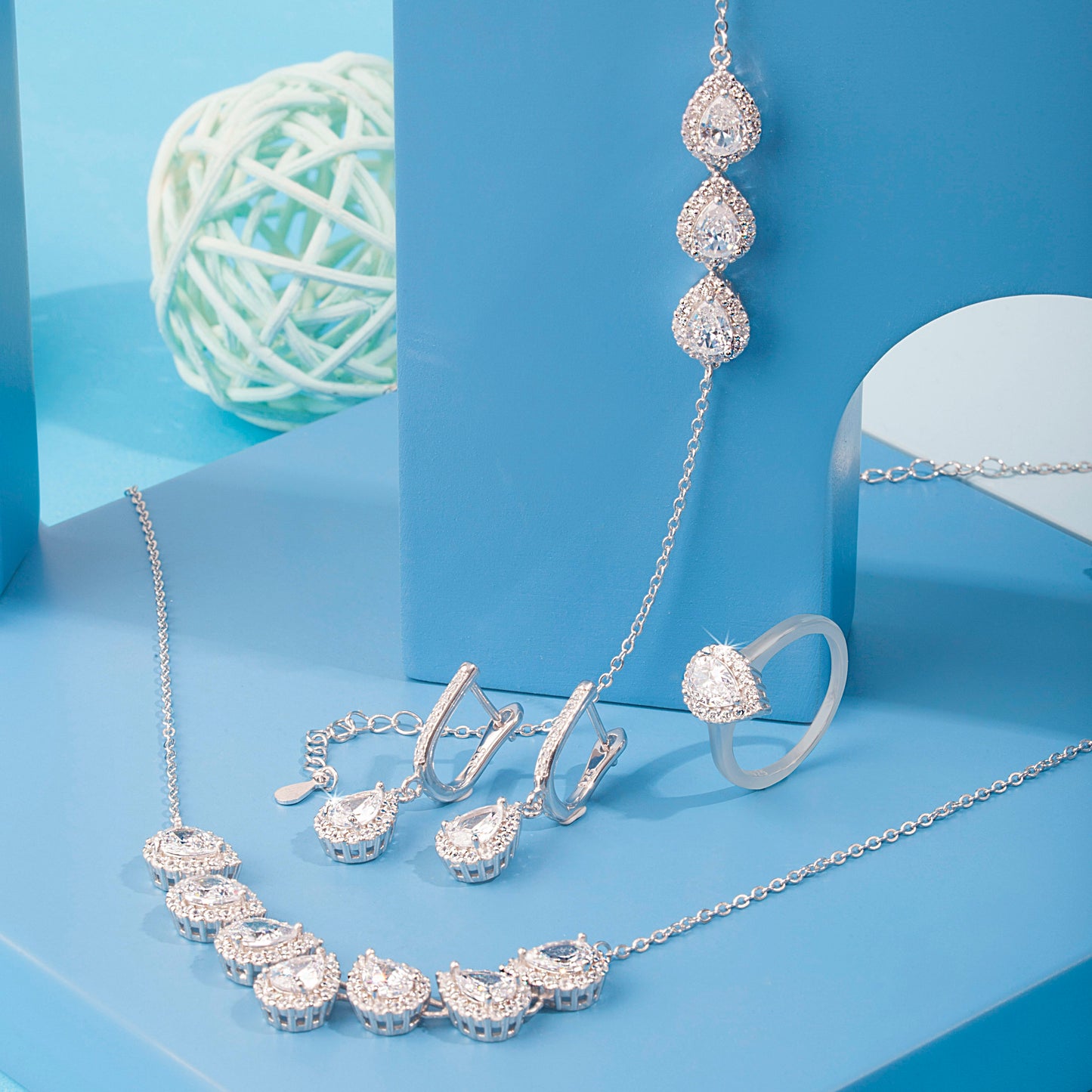 'Silver Teardrop' Jewellery Set