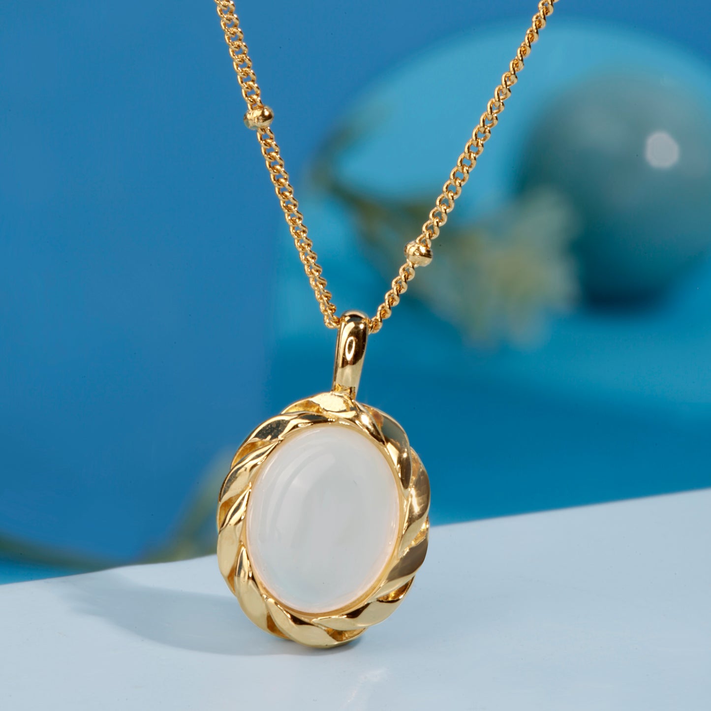 'White MOP Egg Shape' Gold Plated Pendant