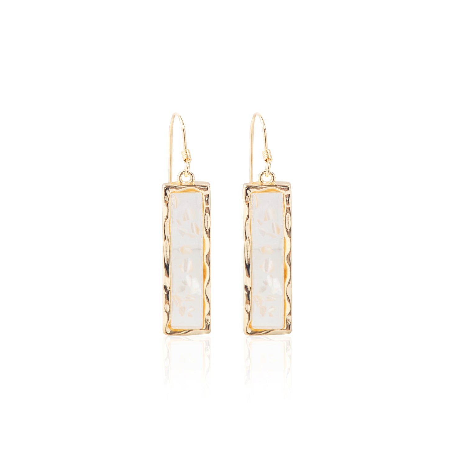 'Rectangular Shell Temperament' Crystal Gravel Gold Plated Earrings