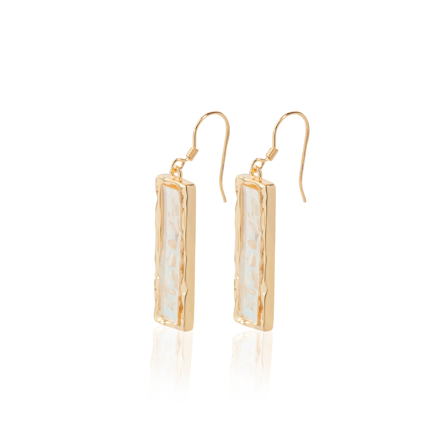 'Rectangular Shell Temperament' Crystal Gravel Gold Plated Earrings